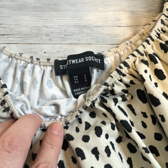 Ladies Tops, Dress,Tank, Skirt, Hat Bundle 🤍 - Picture 11 of 13